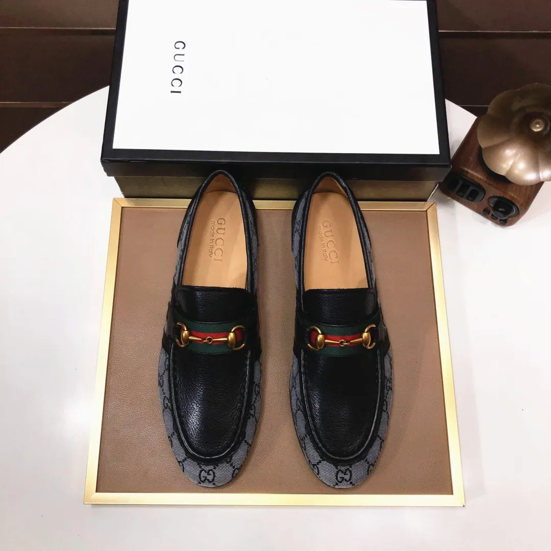 Men's shoes 💰600💰 Brand: GUCCI (Gucci) Standard size: Men's size 38/44 (45 can be customized) Grade: Same as the official website Original quality Material: Original cowhide Water-dyed cowhide lining Original rubber outsole Style category: Men's fashionable casual leather shoes Distinguished big-name luxury elements Top luxury Color: Actual picture